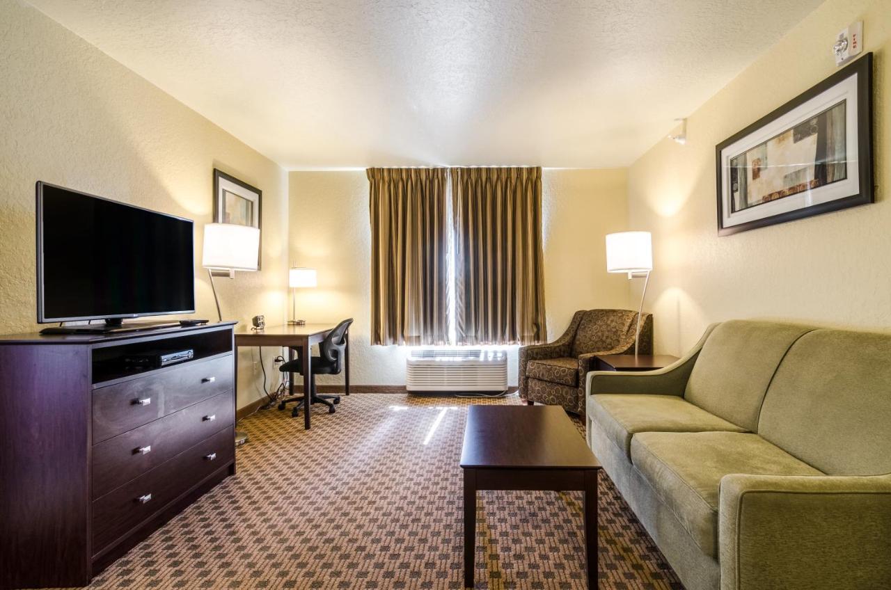 Cobblestone Inn & Suites Cambridge Bagian luar foto