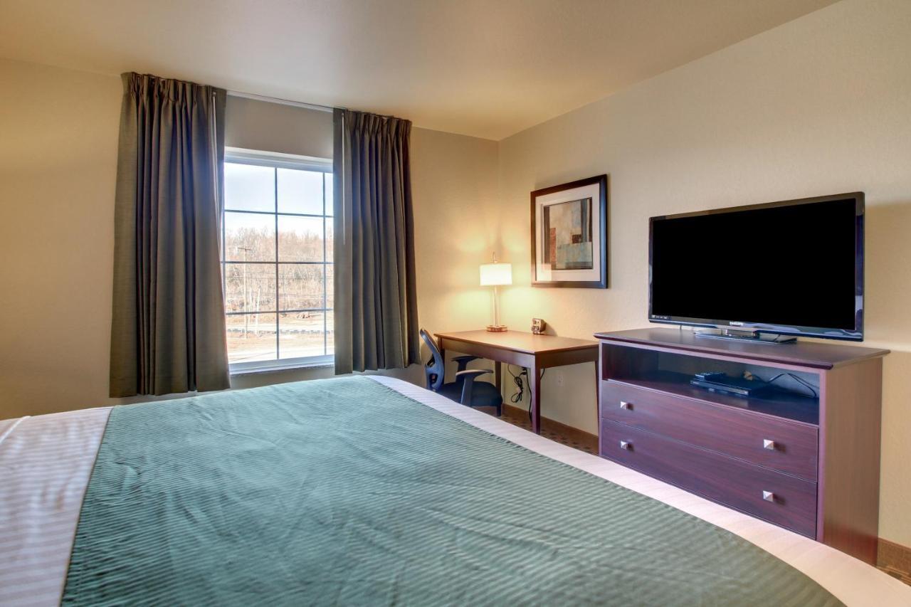 Cobblestone Inn & Suites Cambridge Bagian luar foto