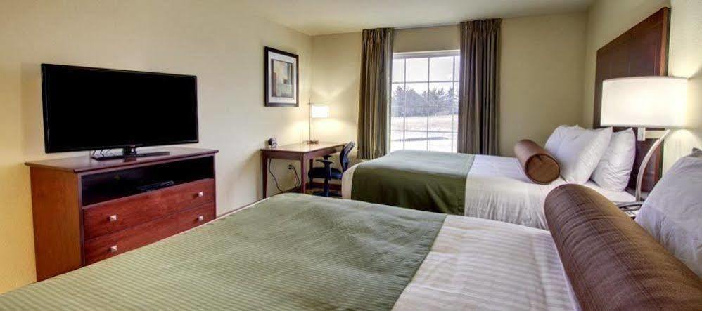 Cobblestone Inn & Suites Cambridge Bagian luar foto